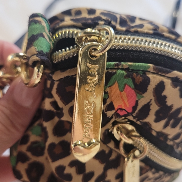 Betsey Johnson Cross Body Bag - Picture 4 of 9